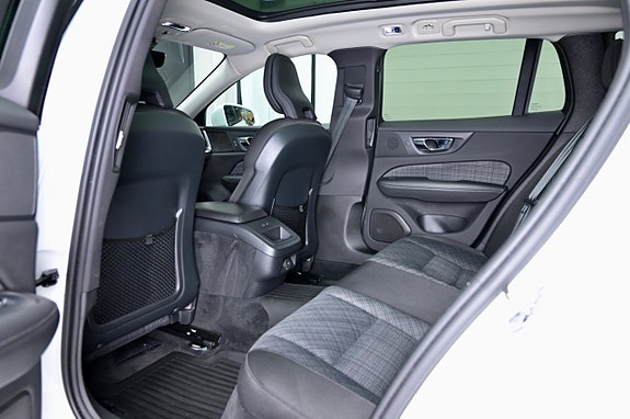 Volvo V60 Cross Country 11 of 27