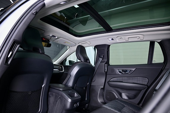 Volvo V60 Cross Country 12 of 27