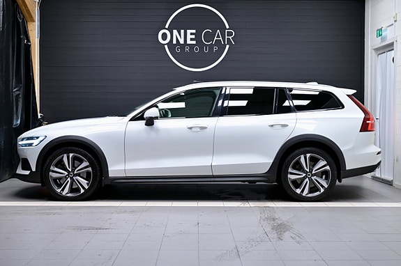 Volvo V60 Cross Country 4 of 27