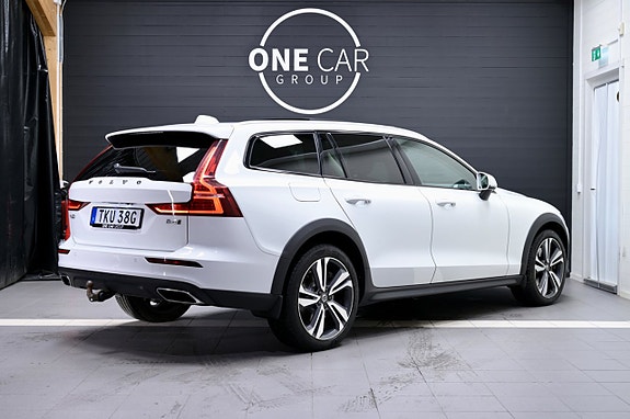 Volvo V60 Cross Country 5 of 27