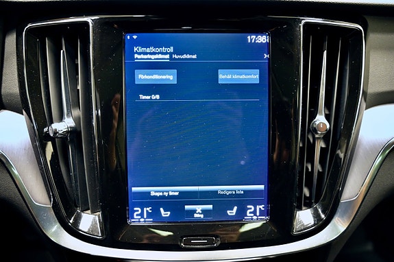 Volvo V60 Cross Country 25 of 27