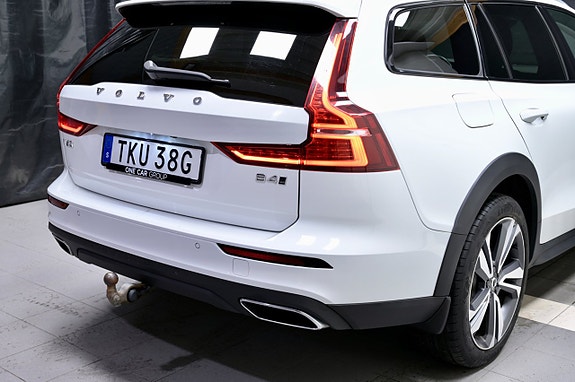 Volvo V60 Cross Country 8 of 27