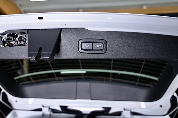 Volvo V60 Cross Country 10 of 27
