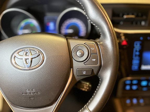Toyota Auris 10 of 23