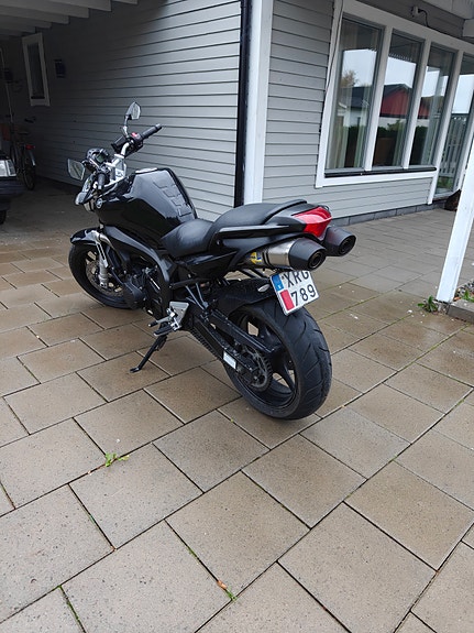 Yamaha FZ6-N 3 of 4