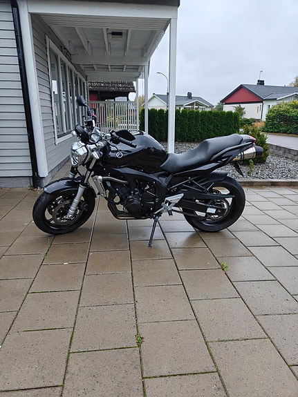 Yamaha FZ6-N 2 of 4