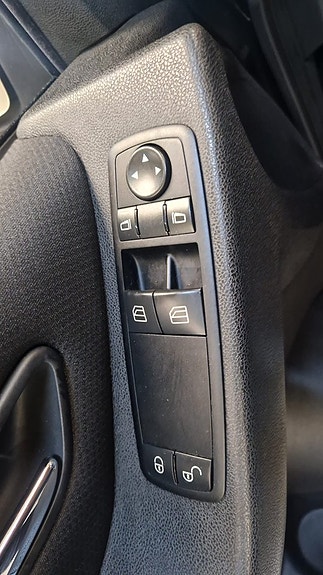 Mercedes-Benz B170 10 of 21