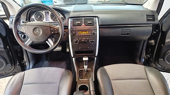 Mercedes-Benz B170 5 of 21