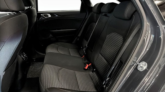 Kia Ceed 9 of 17