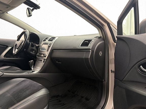 Toyota Avensis 27 of 30