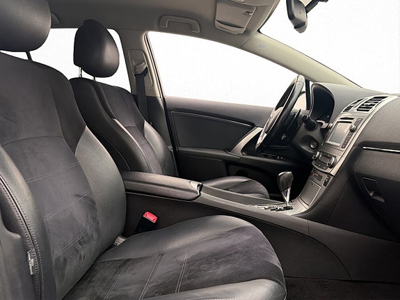 Toyota Avensis 26 of 30