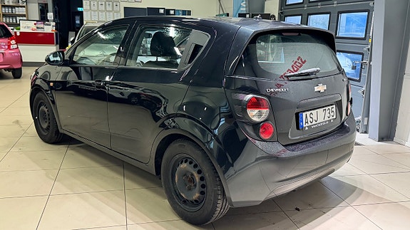 Chevrolet Aveo 10 of 18