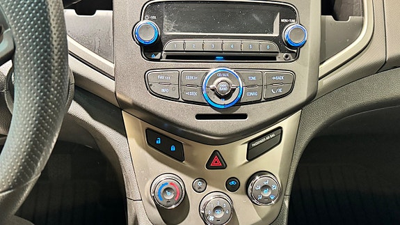 Chevrolet Aveo 9 of 18