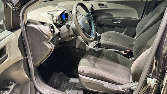 Chevrolet Aveo 6 of 18