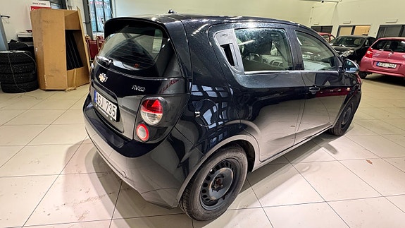 Chevrolet Aveo 11 of 18