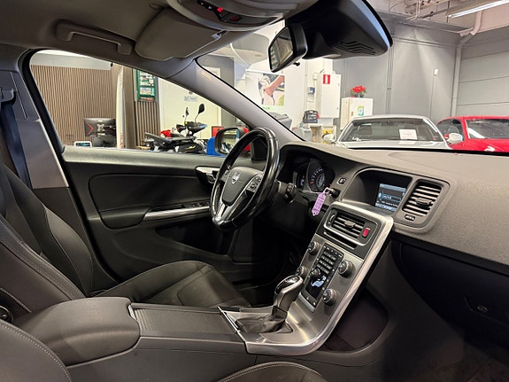 Volvo V60 19 of 24
