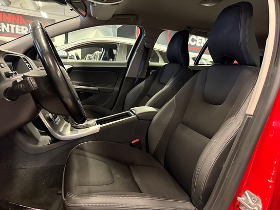 Volvo V60 13 of 24