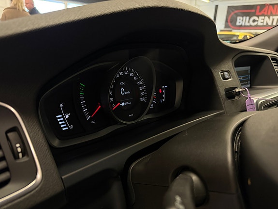 Volvo V60 17 of 24