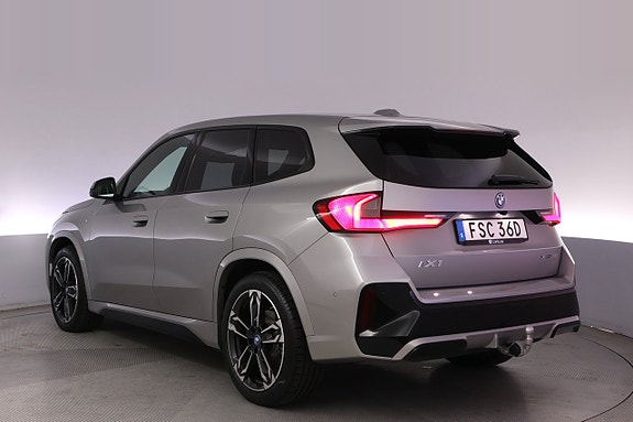 BMW iX1 4 of 27