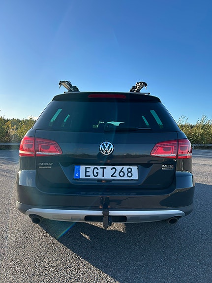 Volkswagen Passat Alltrack 4 of 12