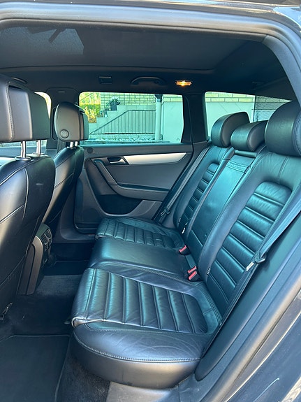 Volkswagen Passat Alltrack 11 of 12