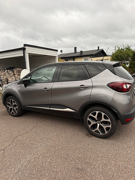 Renault Captur 2 of 6