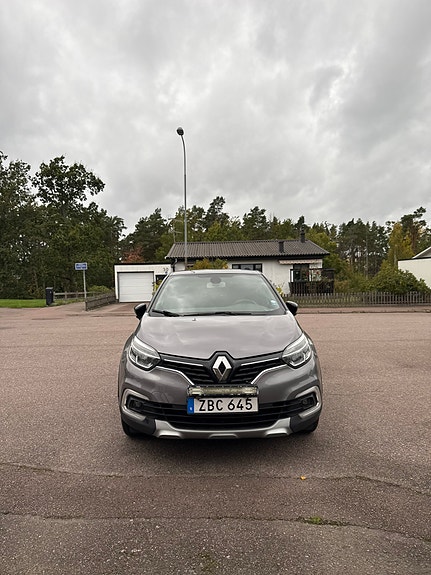Renault Captur 3 of 6