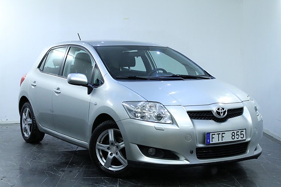 Toyota Auris 13 of 13