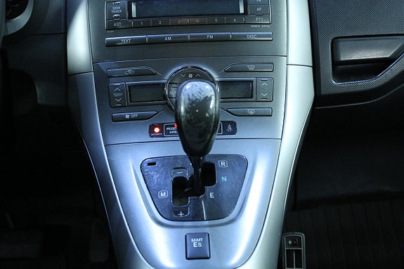Toyota Auris 11 of 13