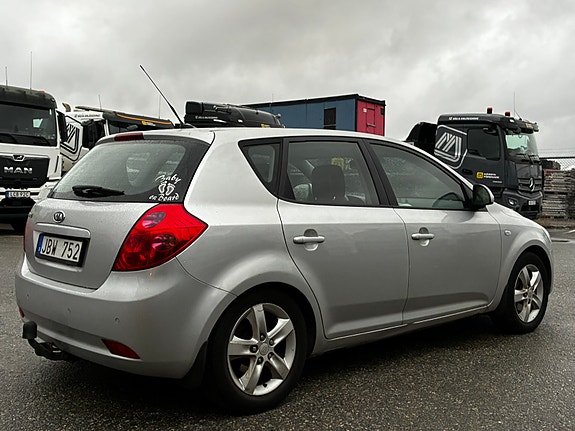 Kia Ceed 4 of 14