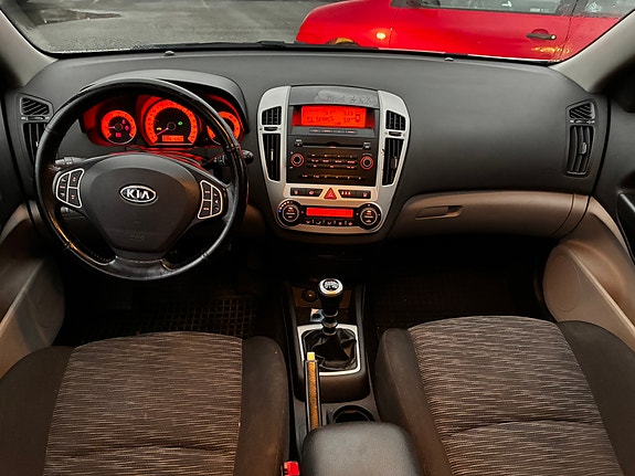 Kia Ceed 12 of 14