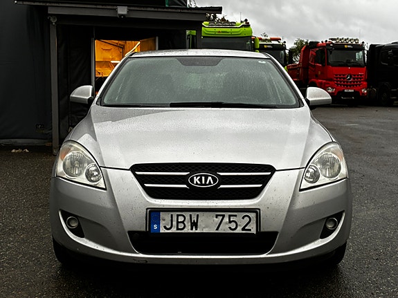 Kia Ceed 3 of 14