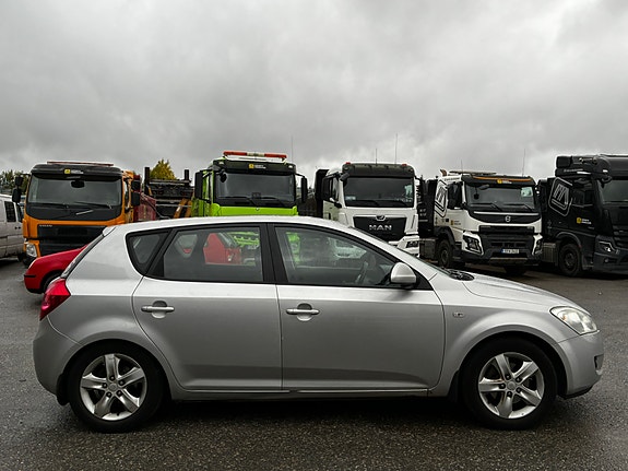 Kia Ceed 8 of 14