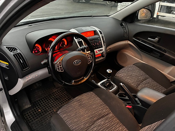 Kia Ceed 9 of 14