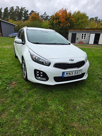 Kia Ceed 2 of 7