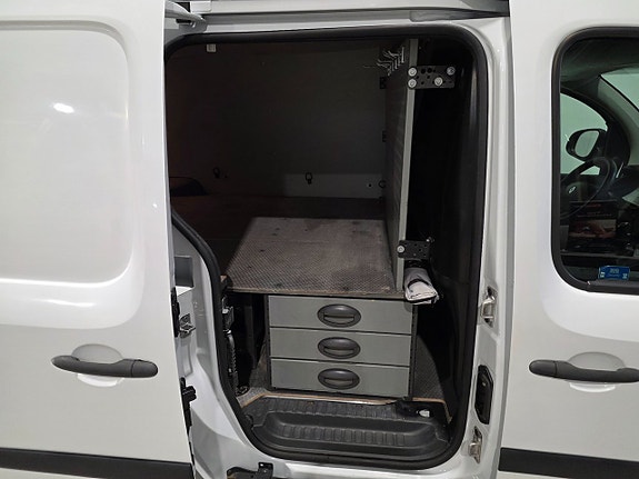 Renault Kangoo Express Maxi 13 of 18