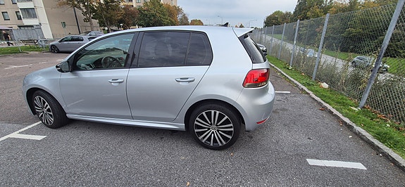 Volkswagen Golf VI 2 of 9