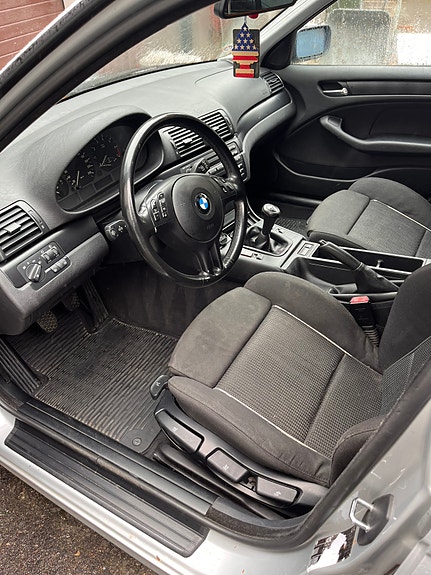 BMW 318i 6 of 7