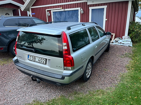 Volvo V70 6 of 7