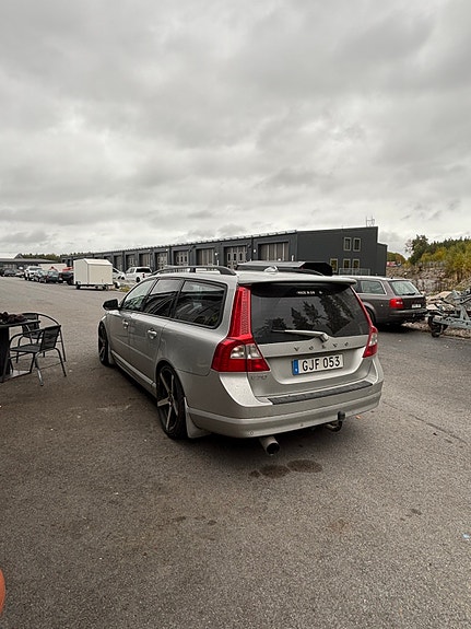 Volvo V70 3 of 11