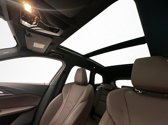 BMW iX1 20 of 30