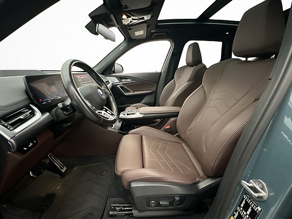 BMW iX1 14 of 30