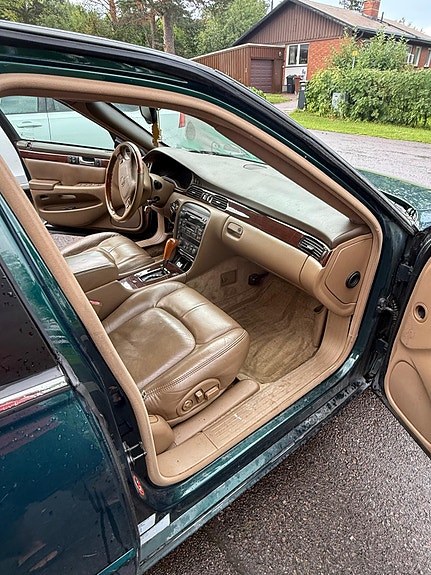 Cadillac Seville STS 3 of 8