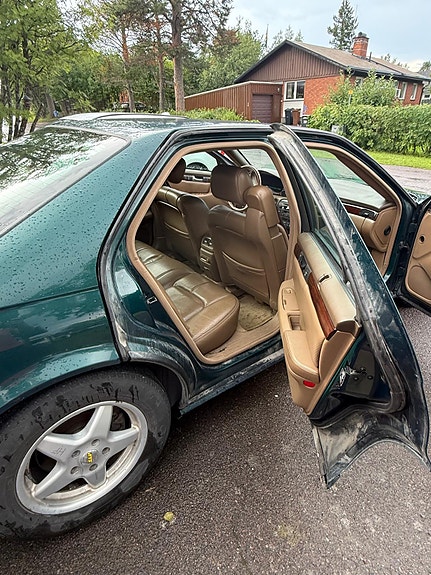 Cadillac Seville STS 6 of 8