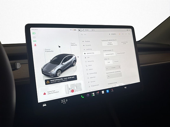 Tesla Model Y 25 of 30