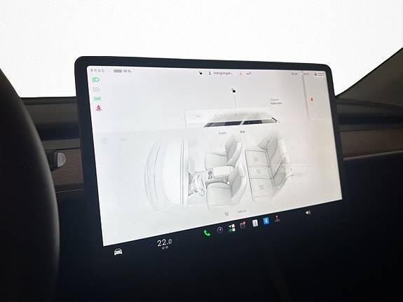 Tesla Model Y 24 of 30