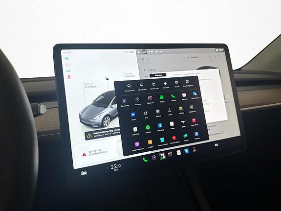 Tesla Model Y 28 of 30