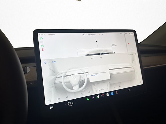 Tesla Model Y 23 of 30