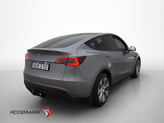 Tesla Model Y 9 of 30