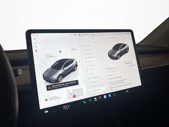 Tesla Model Y 26 of 30